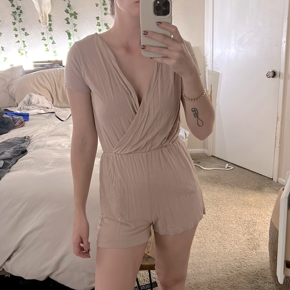 Romper with pockets